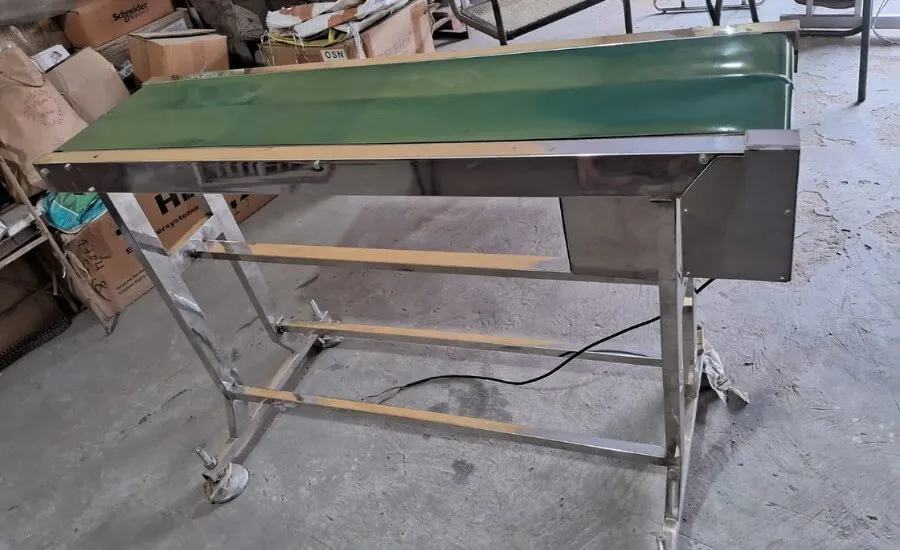 Packing Belt Conveyor side view – SurplusPack
